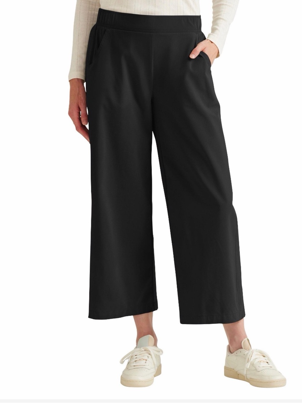 Ladies Eddie Bauer travel crop pants